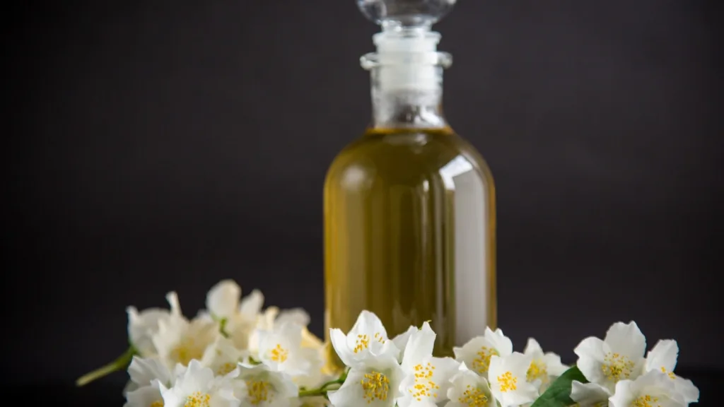 5 Best jasmine hair oils to get luscious and silky hair