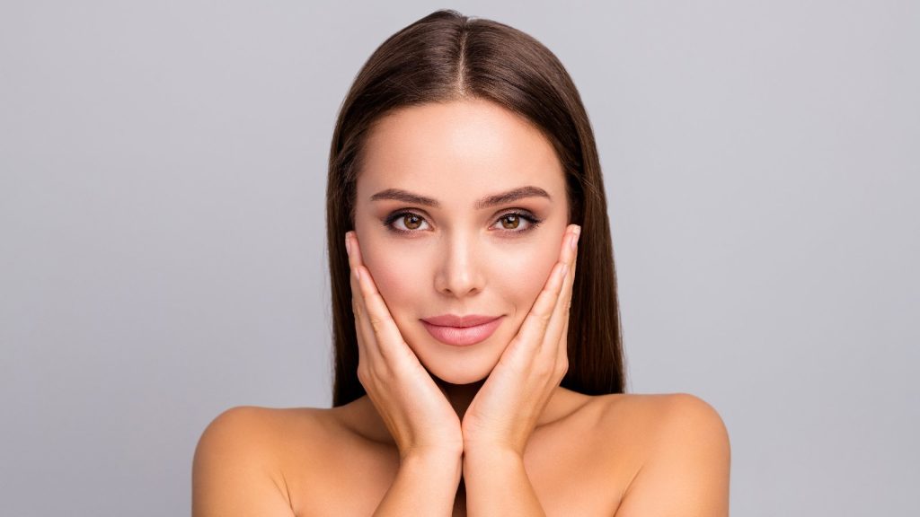 6 essential tips to protect skin barrier from urban pollution