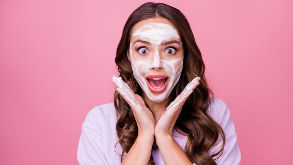 Get the best cleansers at a minimum of 35% off during the Myntra Fashion Carnival