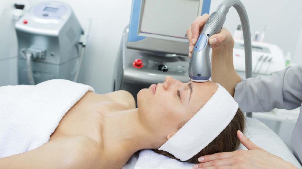 Laser skin tightening: Procedure and side effects